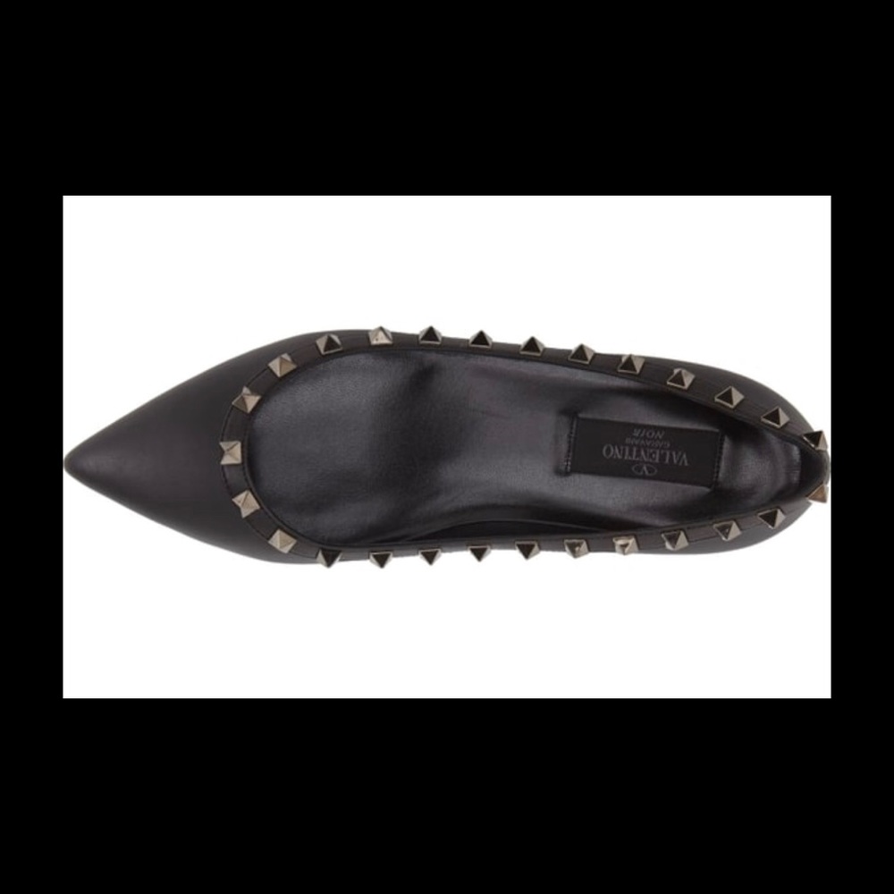 Authentic Valentino classic pointed flats
